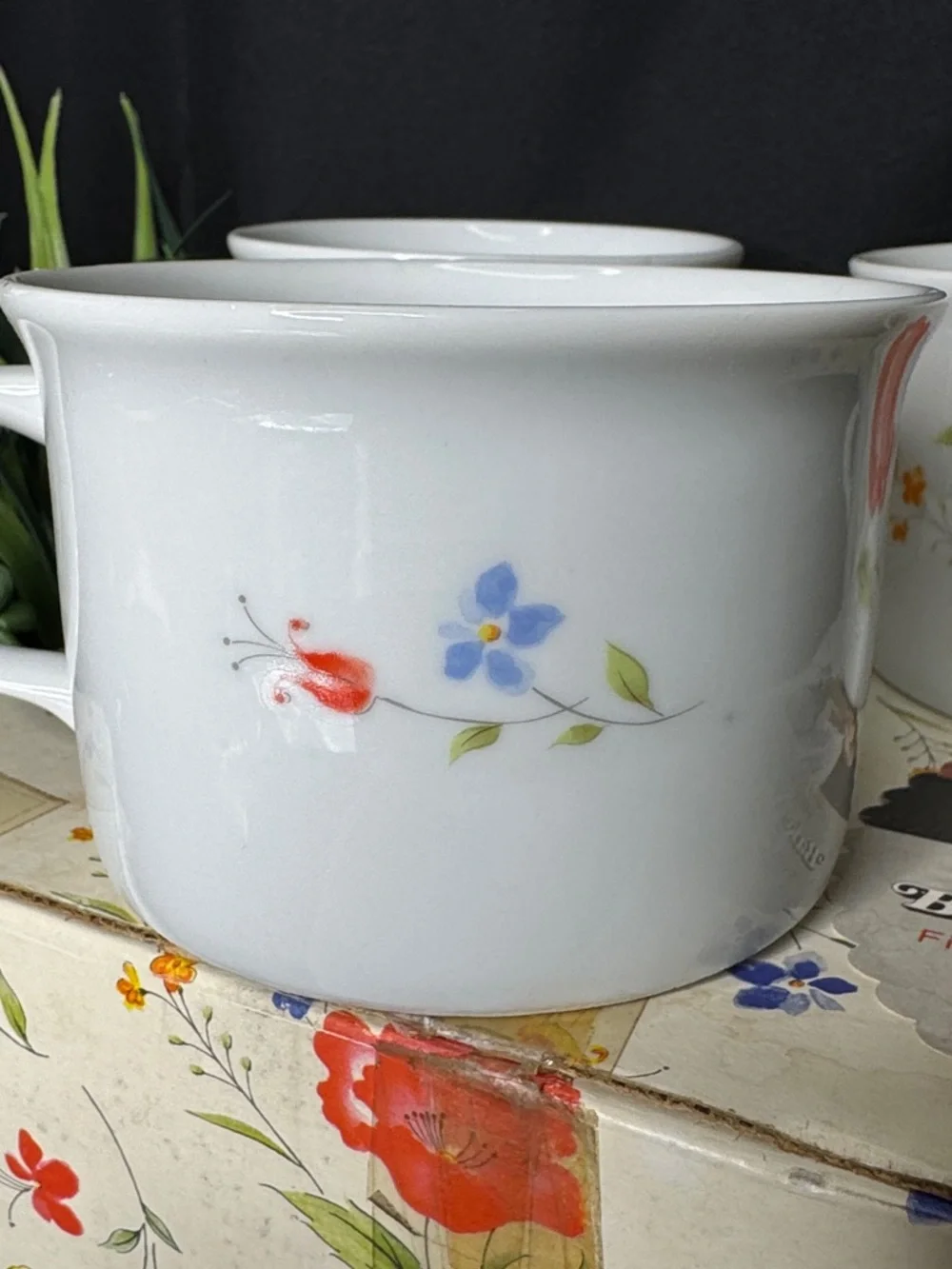 Set of 4 vintage Hearthside Bake N’ Serve Poppy Garden Floral 14oz soup mugs